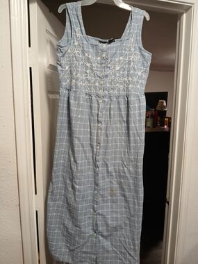 Crossing Pointe Vintage Light Blue Embroidered Button-Front Sundress